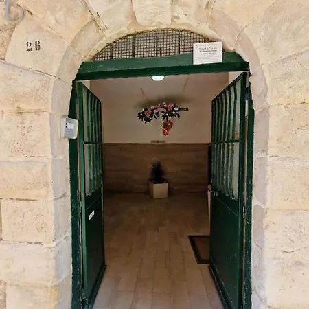 Civico 26 דירה *